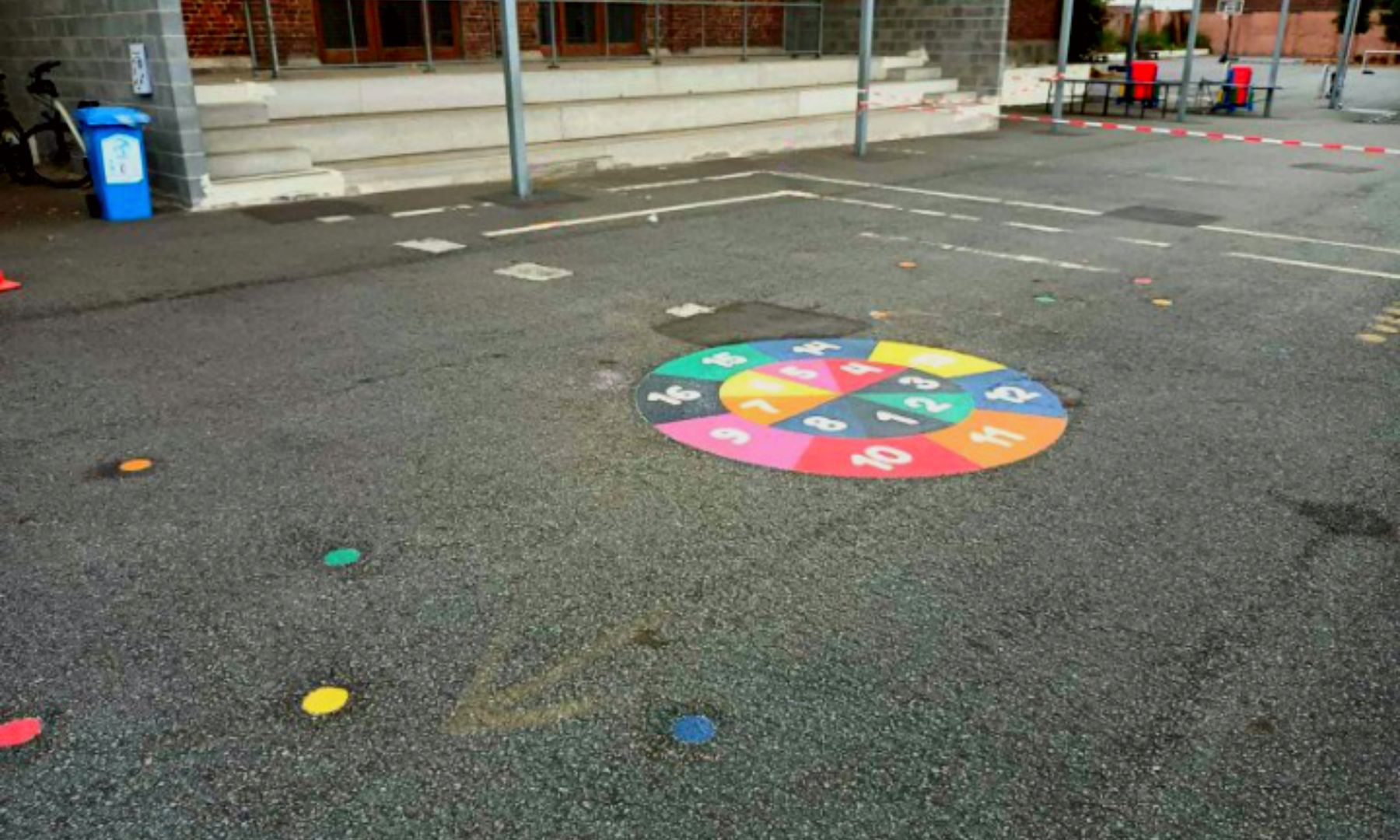 Jeux au sol et marquage pour malvoyants