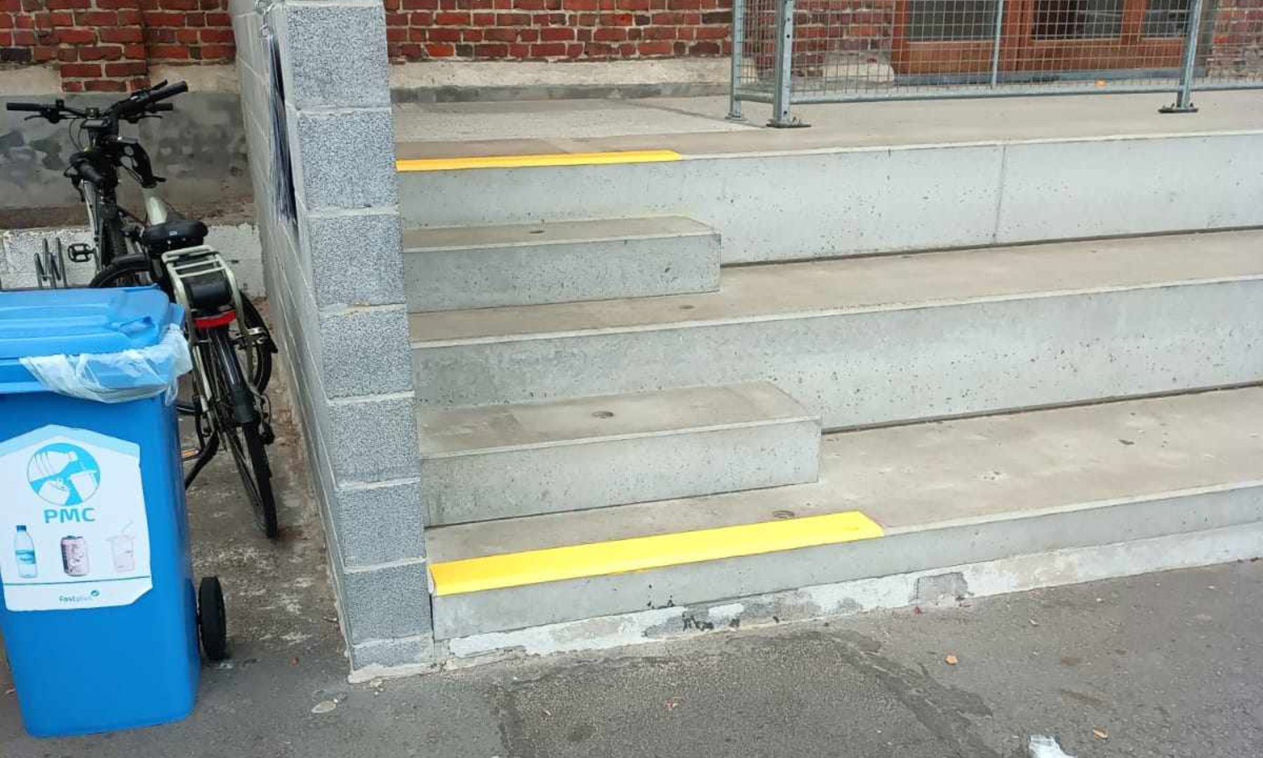 Jeux au sol et marquage pour malvoyants