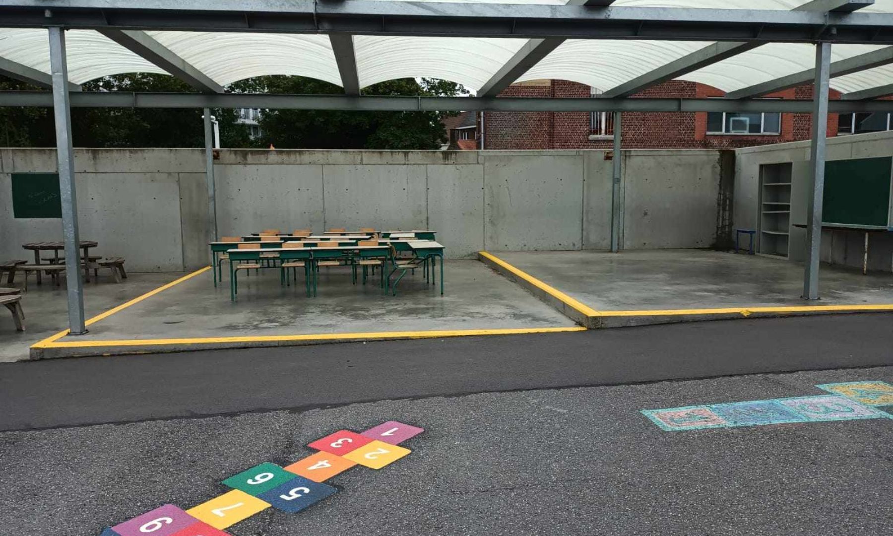 Jeux au sol et marquage pour malvoyants