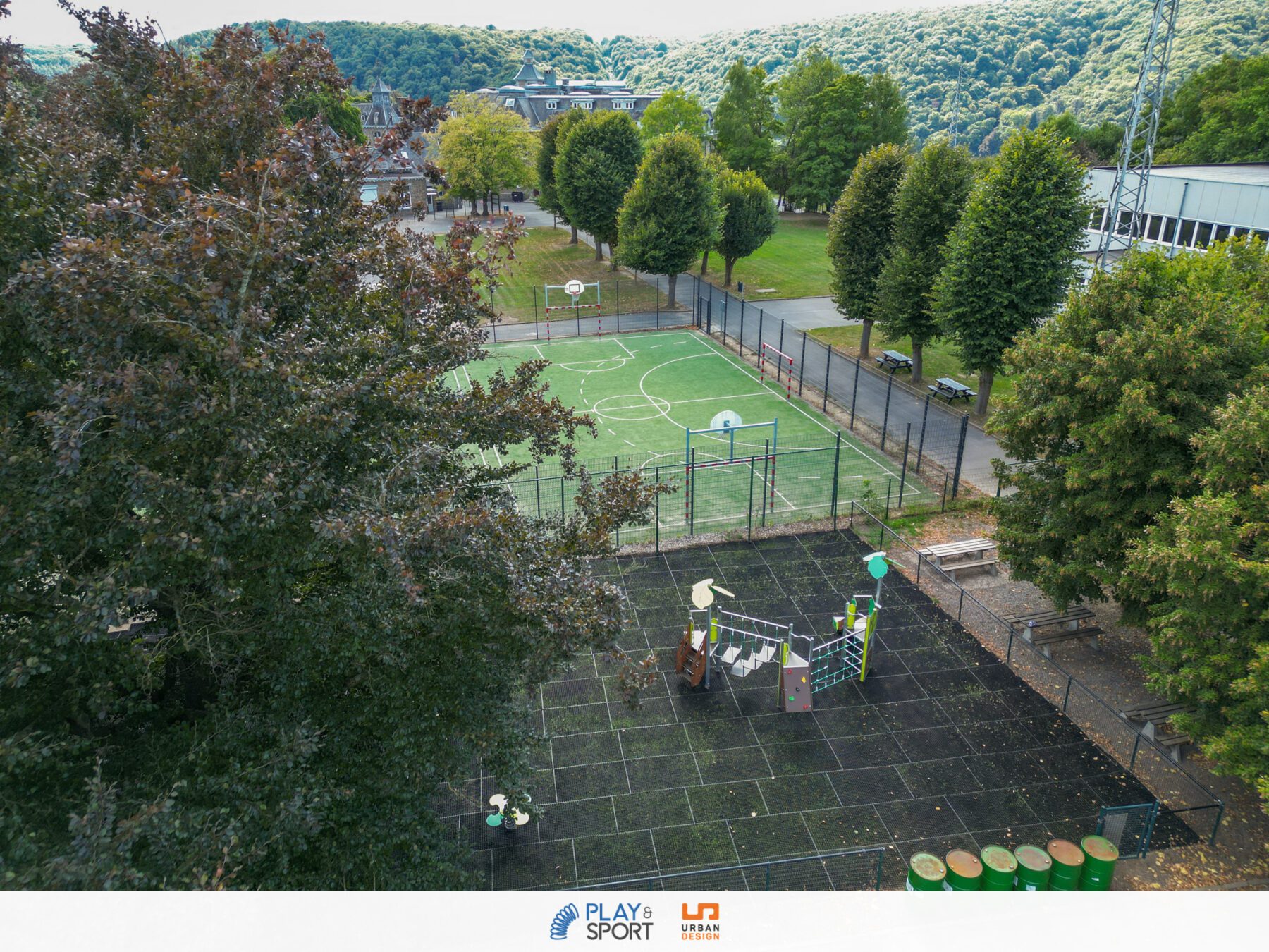 Plaine de jeux à l'École Fondamentale du Sartay