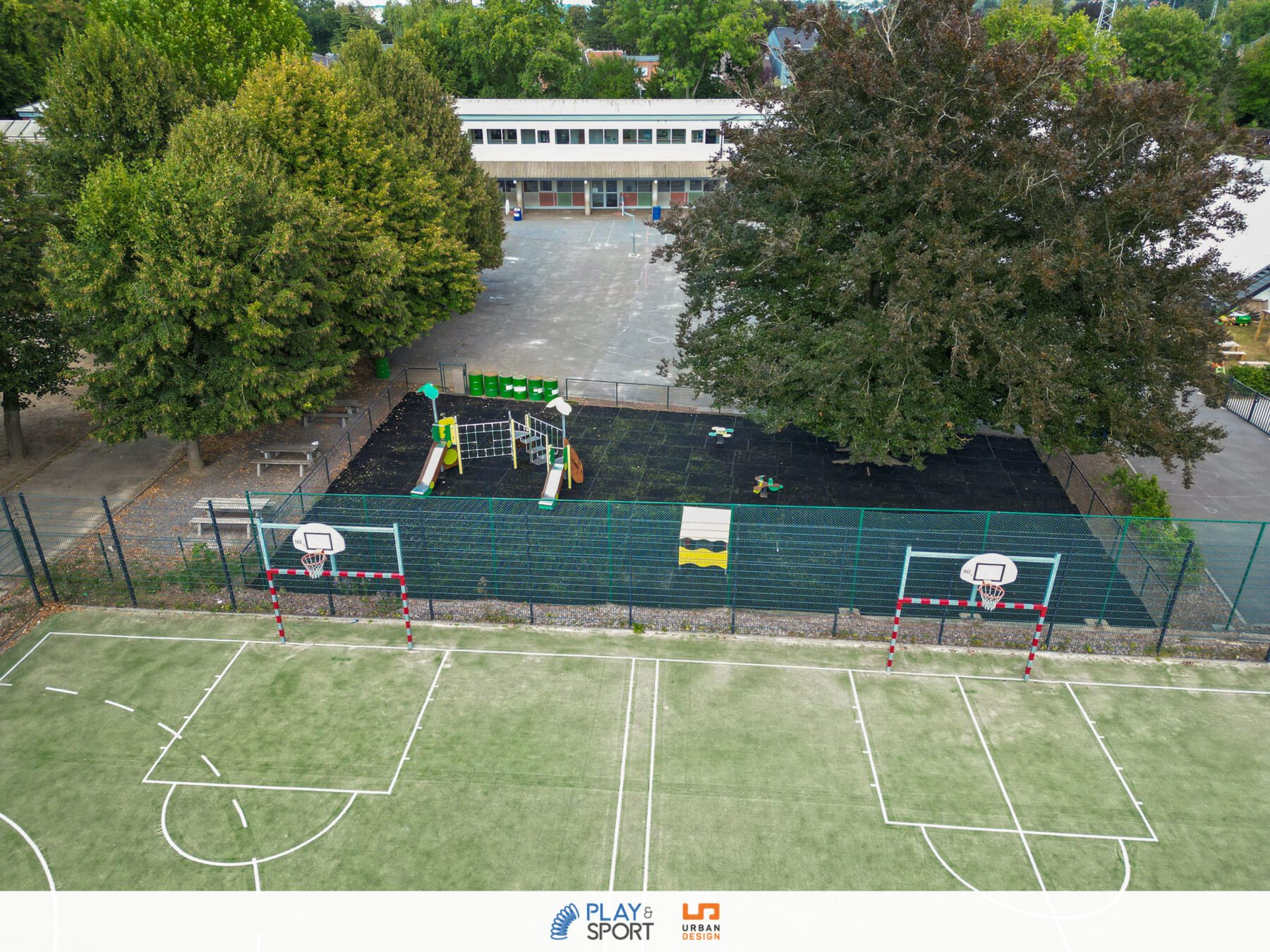 Plaine de jeux à l'École Fondamentale du Sartay